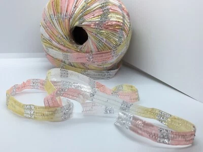 Hilo de cinta brillante Memento Royale Berlini #64 perlas de agua dulce plata 3/8" 88y Foto 1 de 4