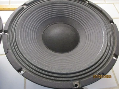 CARVIN American PS12 Pro Series - 200W  8 Ohm - 12" Woofers 2" VC - Sweep Demo - Image 1 of 4