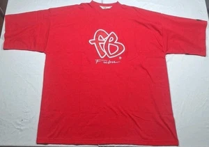 T-shirt vintage Fubu Sports The Collection ricamata fondo di magazzino rossa XXXL Y2K nuova con etichette - Foto 1 di 14