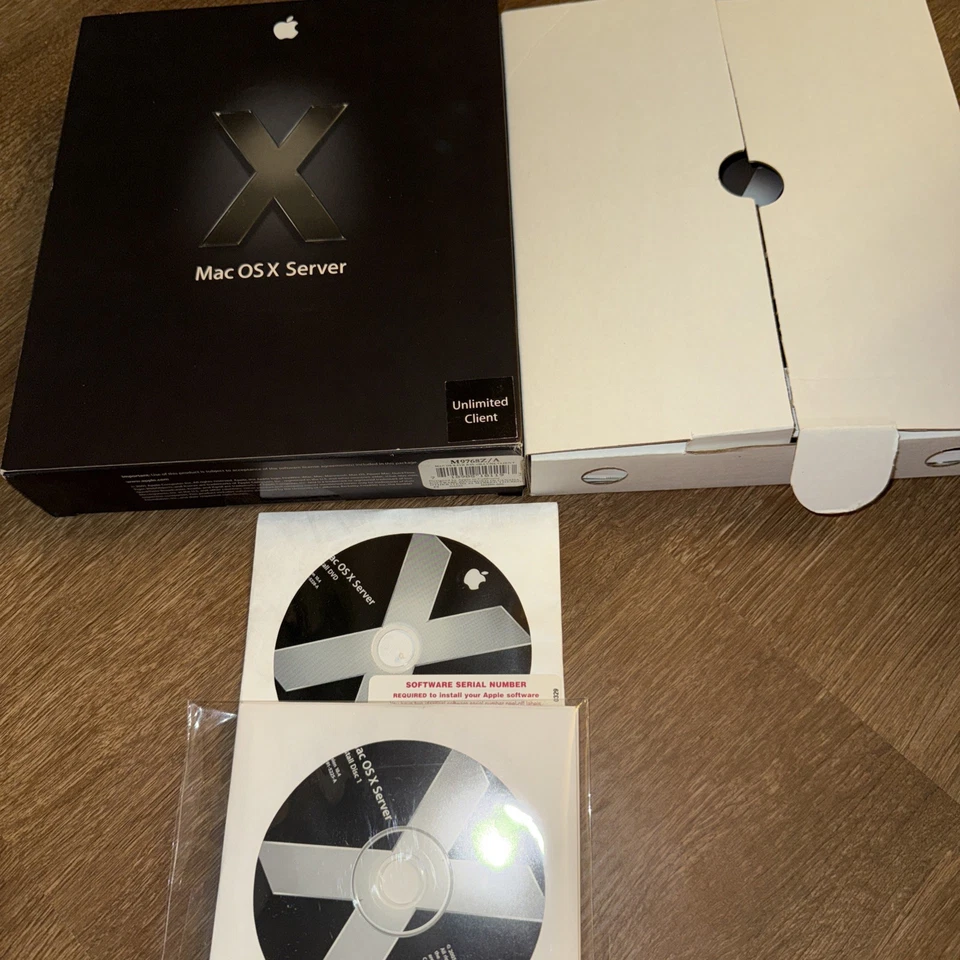 Apple Mac OS X Server 10.4 Tiger - Unlimited Clients - VGC (M9768Z/A) - Image 1 of 2