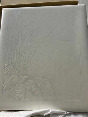 Álbum de fotos HALLMARK White Shells libro y páginas de recarga de álbum de recortes nuevas, vintage Foto 1 de 4