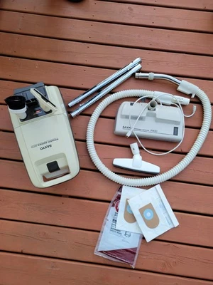 Sanyo Canister Vacuum Cleaner M#SC2000 RARE Power Series 920D Beige. Works Nice! - Image 1 of 4