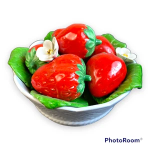 Cesta de fresas Capodimonte hecha en Italia tazón para 6,5" Marshall Fields Org - Imagen 1 de 11