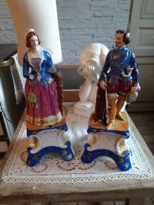 2 Bouquetières sculptures statues anciennes 39 cm  19 siècle porcelaine Paris - Photo 1/4