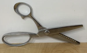 Vintage Canary Japan Pinking Shears Sewing Craft Scissors - Made in Japan - Picture 1 of 5