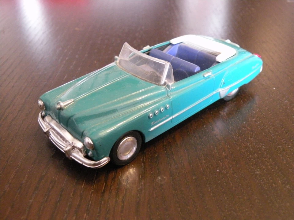 NEW RAY BUICK ROADMASTER - S. 1:43 - Immagine 1 di 1