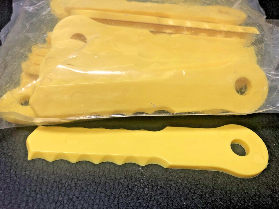 Replacement blades for weed Warrior Push-N-Load 3 blade trimmer head - Image 1 of 1