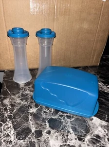 New Tupperware Salt & Pepper Shaker Set Table Accessories Clear Aqua Teal Butter - Picture 1 of 5