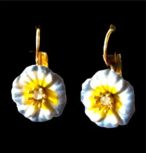 LOVELY JOAN RIVERS GOLD-TONE MULTICOLOR ENAMEL PANSEY FLOWER LEVER BACK EARRINGS - Picture 1 of 4