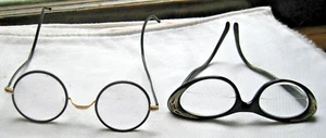 Vintage Black Plastic Unmarked Black Round Glass + Christian Dior Ladies Black - Picture 1 of 14