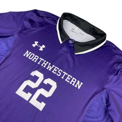 Camiseta de fútbol Under Armour emitida por el equipo Northwestern Wildcats 2021 #22 • Grande Foto 1 de 4