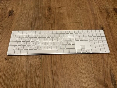 Apple Magic Keyboard Tastatur Ziffernblock QWERTZ Deutsch A1843 Refurbished - Bild 1 von 2