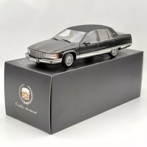 GM 1:18 Cadillac Fleetwood Brougham sedán 1992-1994 negro edición diecast - Imagen 1 de 11
