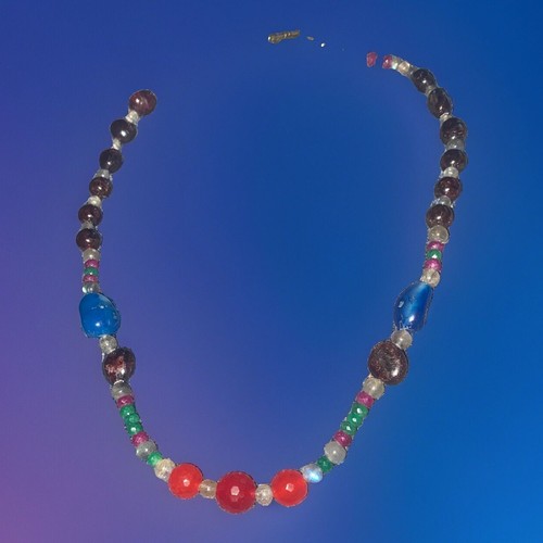 VETEMENTS Collana San Valentino 20" rosso e verde con perle blu viola grigie