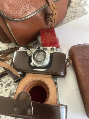 Telémetro Leica lllf esfera negra 35 mm 1951 con Leitz Summar 50 mm f/2 y más... Foto 1 de 4
