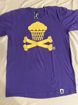 Johnny Cupcakes Men's Medium - Los Angeles Lakers Crossbone - Image 1 of 2