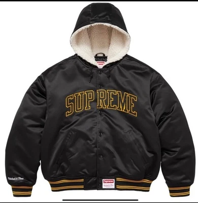 Chaqueta Universitaria Supreme®/Mitchell & Ness® Forrada con Capucha Satén Negra Talla XL NUEVA CON ETIQUETAS Foto 1 de 3