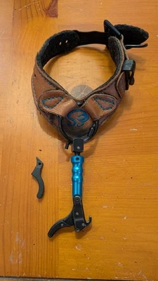 Lanzamiento plegable TRU-FIRE Eva Shockey Signature Foto 1 de 4