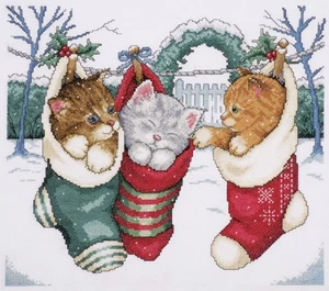 Design Works Counted Cross Stitch Kit 12"X14"-Cozy Kittens (14 Count) - 5979 - Bild 1 von 1