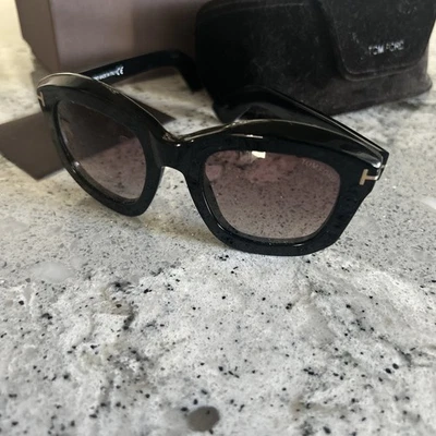 Tom Ford FT582 Julia 02 W”Plastic Sunglasses 20C Grey 50-22 Mirror $430 - Image 1 of 4