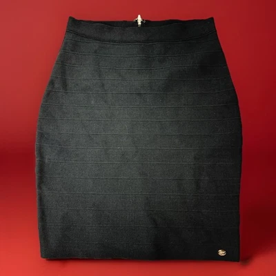 Falda Lápiz Guess Los Angeles Negra Texturizada Rayas Elastizada Talla M Foto 1 de 4