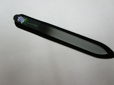 Lima de uñas de vidrio de cristal hecha en República Checa, pintada a mano rosa púrpura por Mont Bleu Foto 1 de 2