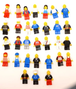 Vintage 1980’s Lego Minifigures Lot Of 31 Space Men Exxon Knight Worker Farmer - Picture 1 of 13