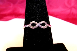 10K WEISSGOLD DIAMANT INFINITY KNOTEN LIEBE RING BANDGRÖSSE 7,25 - Bild 1 von 9