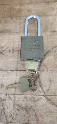 AMERICAN LOCK SERIES 5560 BRASS BODY, HARDENED STEEL SHACKLE, (2) BRASS KEYS. - Image 1 of 4