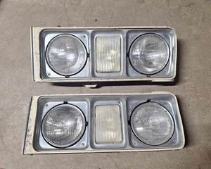 1973 Cadillac DeVille Coupe Sedan LH RH Headlight Assemblies - Foto 1 di 7