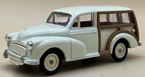 Lledo 1:43 Morris Minor Traveller - White 65001 Vanguards - Bild 1 von 3