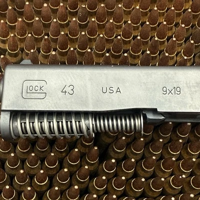 Внутренние детали затворного ствола Glock 43 от оригинального производителя черные подходят для модели 43X или 48 - Изображение 1 из 4
