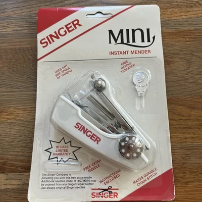 Máquina de coser manual Singer Mini Mender vintage nueva sellada en embalaje Foto 1 de 3