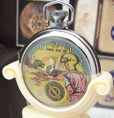 50'S VINTAGE RARE UK NOVELTY DAN DARE AUTOMATON POCKET WATCH MINTY + ITS HOLDER - Image 1 of 4