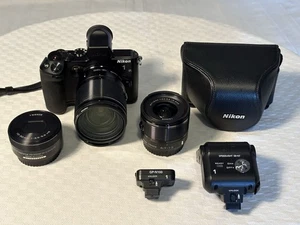 Nikon1 V3 Komplettset, 10-100mm Objektiv, Sucher, Handgriff, GPS, Blitz - Bild 1 von 9