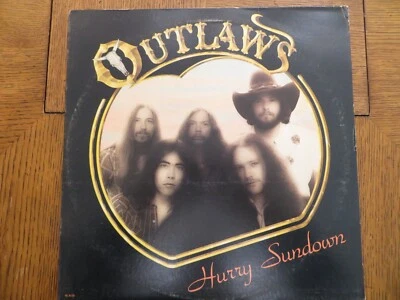 The Outlaws – Hurry Sundown - 1977 - Arista – AL 4135 Vinyl LP VG+/VG+ Foto 1 de 4