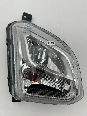 Faro antiniebla pasajero derecho Chevrolet Equinox 84226250 OEM Foto 1 de 3