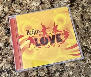Love by The Beatles (CD, 2006) - Afbeelding 1 van 3