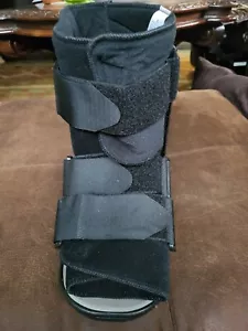 Orthopedic Walking Boot For foot And Ankle Healing/Recovery Size M Brand NEW - Picture 1 of 4