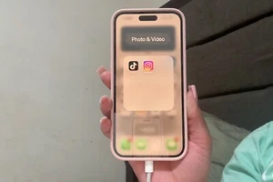 Apple iPhone 14 Pro Max; 256 GB; Black (Unlocked) TIKTOK INSTALLED - Picture 1 of 3