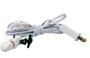 VILLAGE SINGLE LIGHT and CORD # 99208 GENTLY USED  HAS NEW BULB REPLACEMENTS - Picture 1 of 3