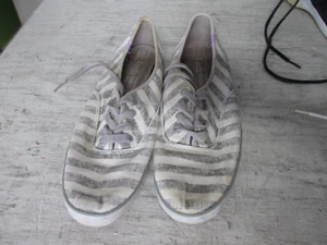 Keds a rayas grises/blancas para mujer, talla 10, usado en excelente estado - Imagen 1 de 6
