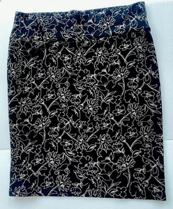 LULAROE Women’s Black Skirt Size 3XL Gold Floral Stretchy 3X Knee Made in USA - Picture 1 of 8