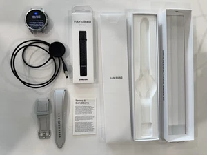 Samsung Galaxy Watch 6 Classic SM‑R960 47 mm – Boxed, New Fabric Band, Works - Photo 1 sur 3