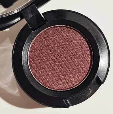 Oh My Mocha! Frost MAC Eyeshadow - Mesmerizing Elegance for Your Eyes - Image 1 of 2