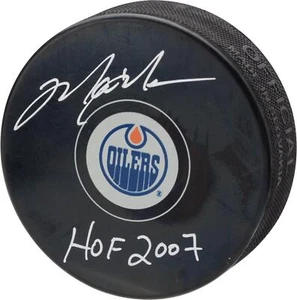 Mark Messier Edmonton Oilers Autographed Hockey Puck with "HOF 2007" Inscription - Picture 1 of 2