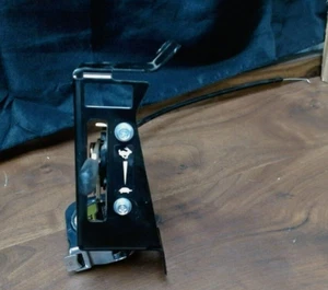 Briggs & Stratton Drosselklappenmechanismus (692541) mit Montageplatte (690742) - Bild 1 von 8