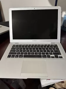 Apple MacBook Air A1304 Laptop - FÜR ERSATZTEILE / REPARATUREN - SCHNELLER VERSAND! - Bild 1 von 10