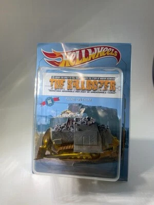Komatsu D355A bulldozer Killdozer hotwheels scale - Image 1 of 4