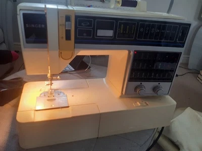 Vintage Singer Sewing Machine 6268 with Embroidery Hoop Attachment & manuals - Image 1 of 4